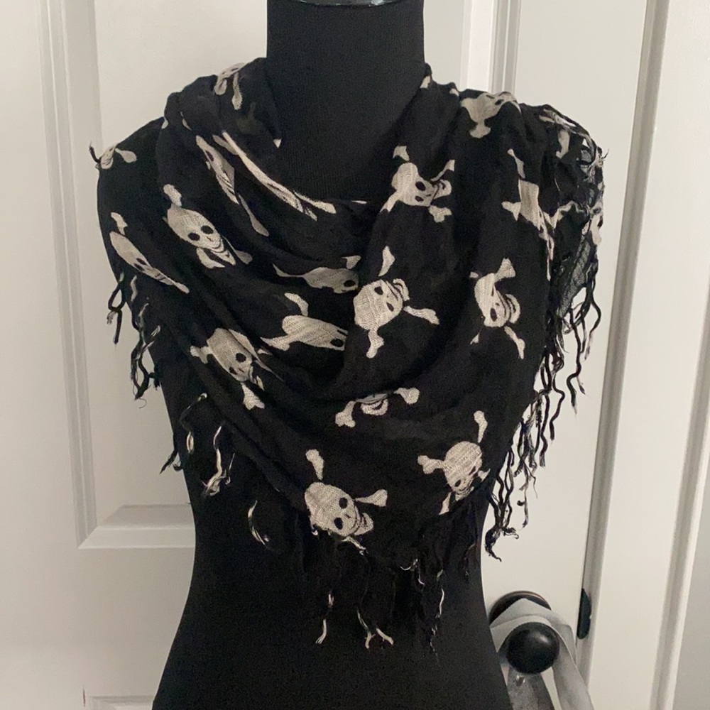 Skull print scarf